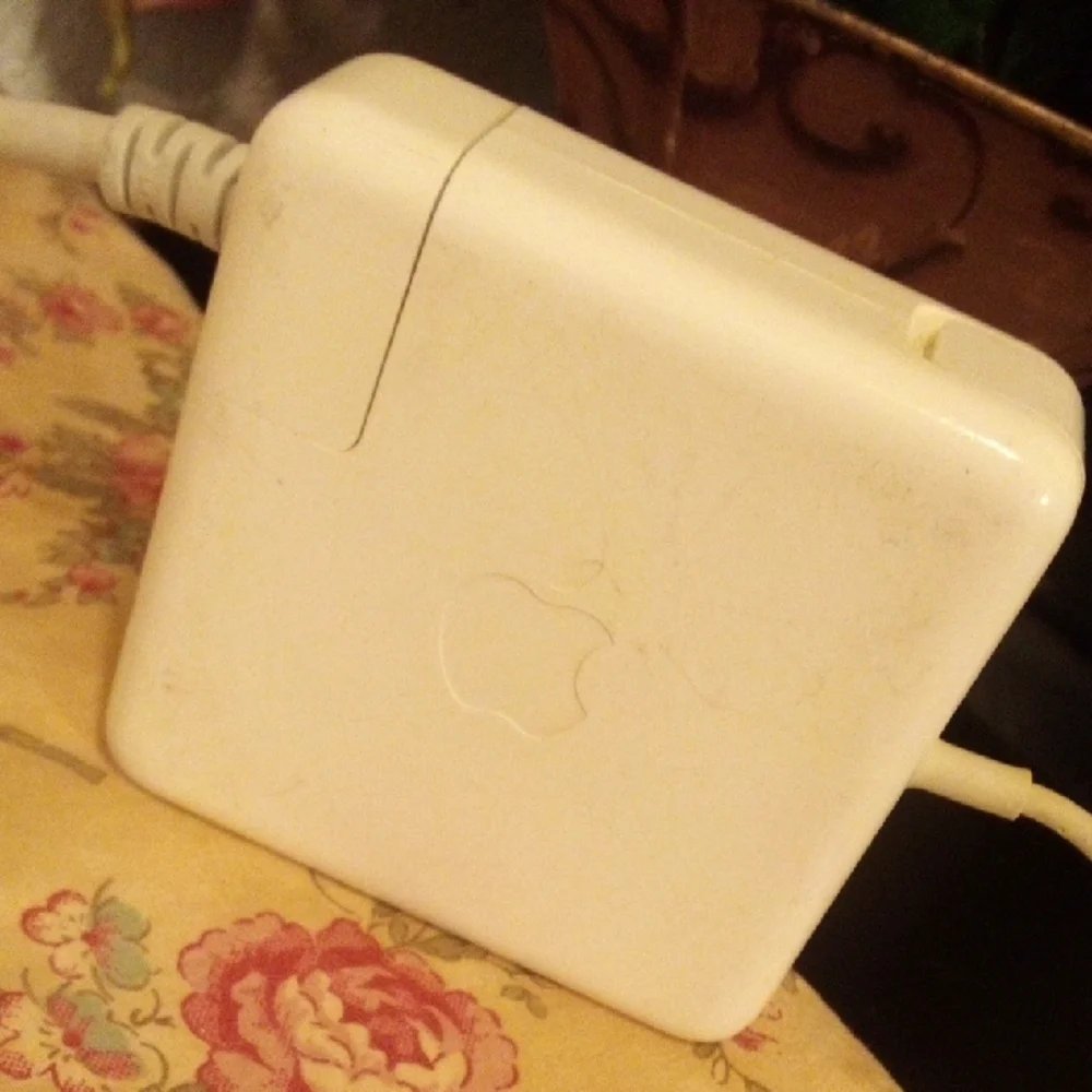 Apple White Charging Block